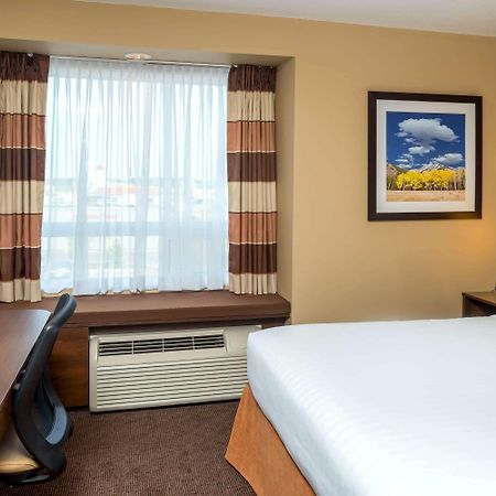 Microtel Inn & Suites By Wyndham Red Deer Dış mekan fotoğraf