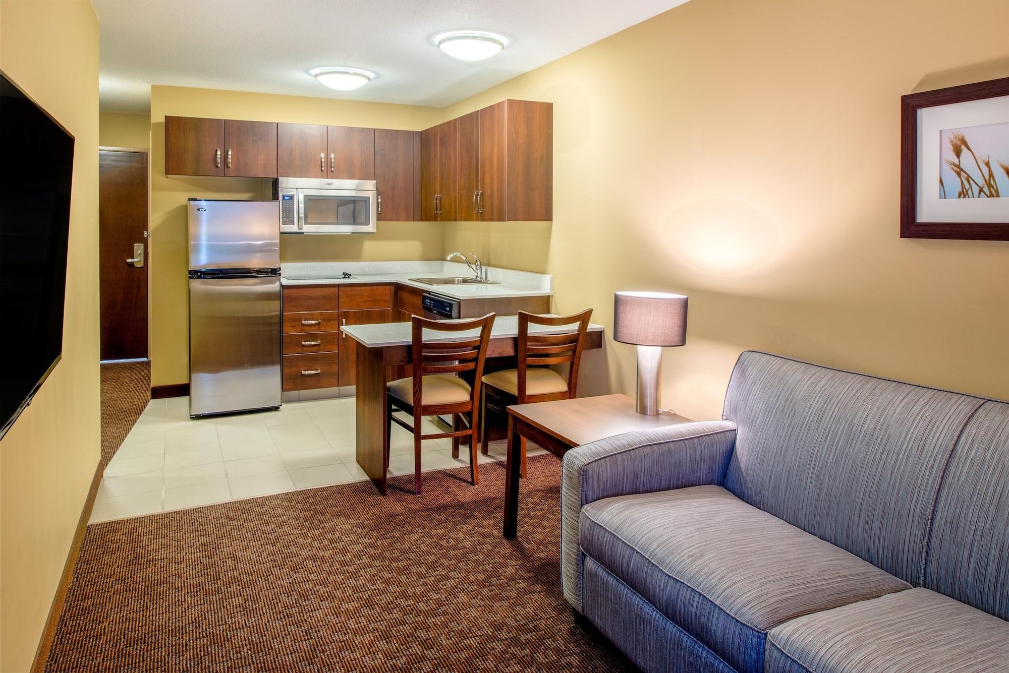 Microtel Inn & Suites By Wyndham Red Deer Dış mekan fotoğraf