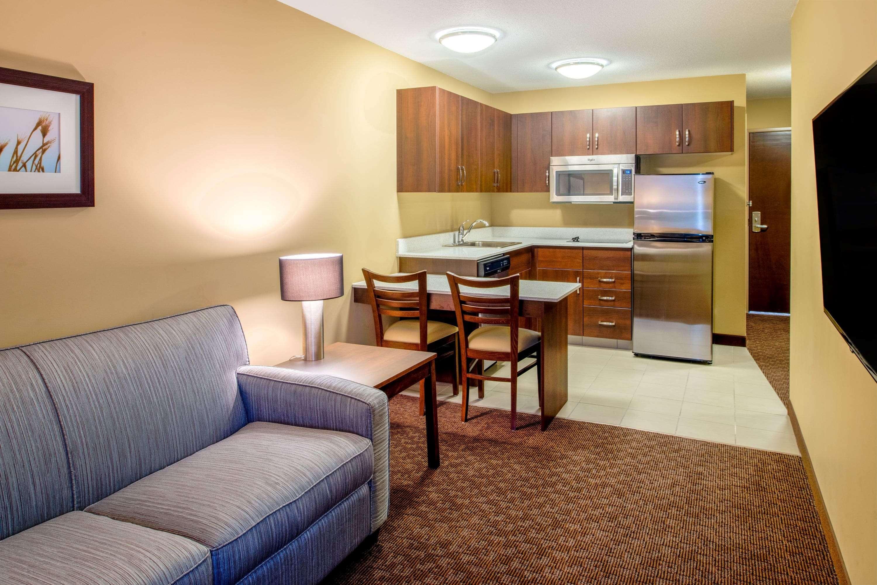 Microtel Inn & Suites By Wyndham Red Deer Dış mekan fotoğraf