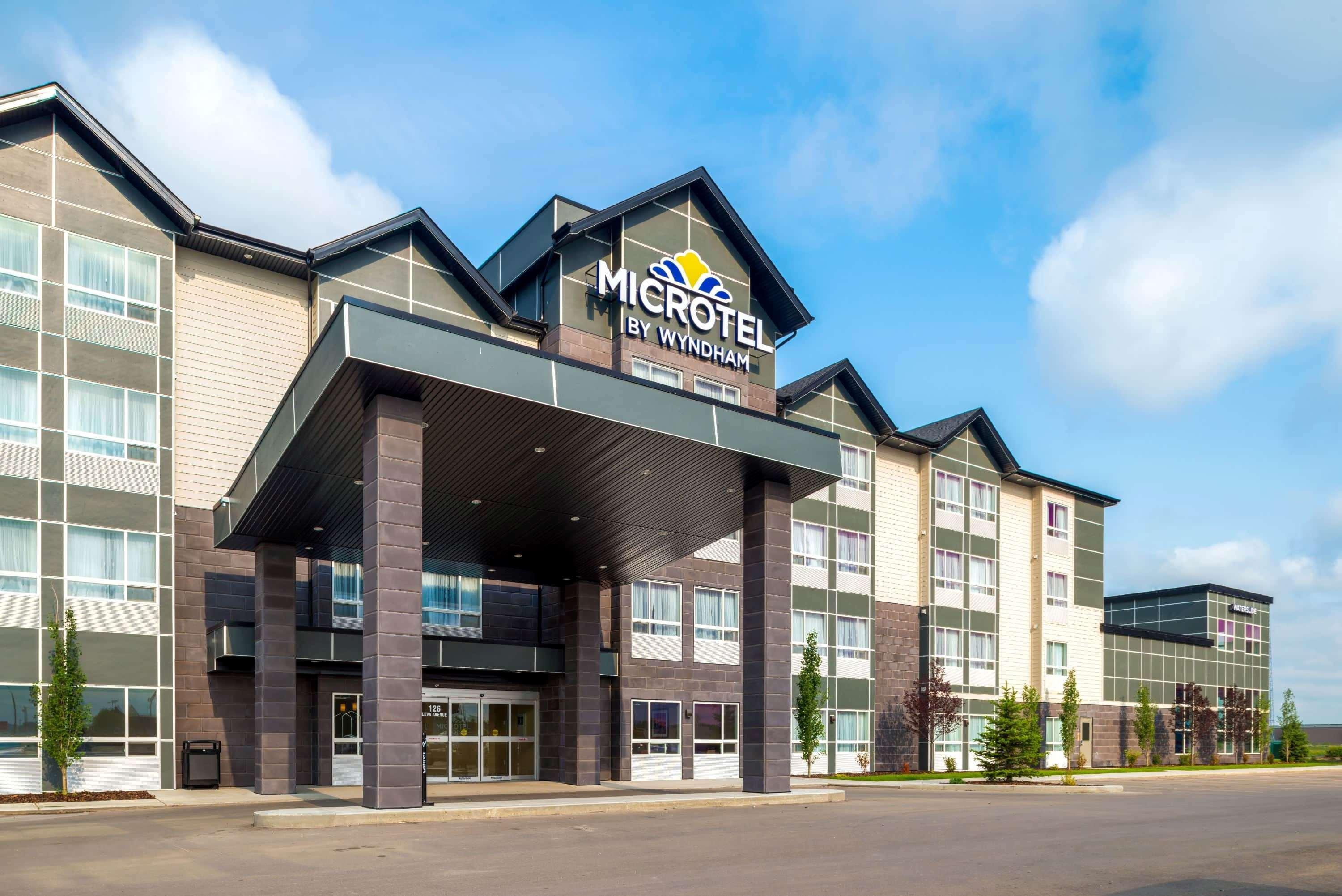 Microtel Inn & Suites By Wyndham Red Deer Dış mekan fotoğraf