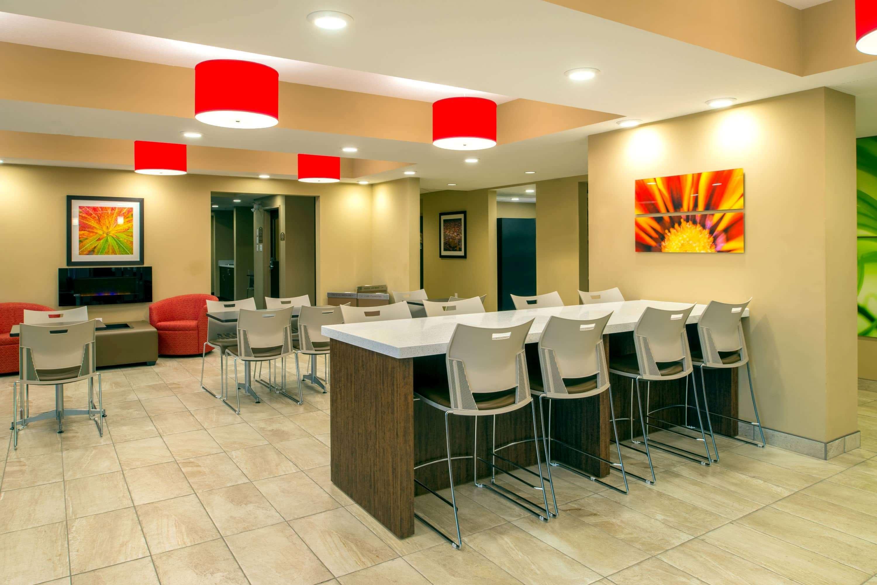Microtel Inn & Suites By Wyndham Red Deer Dış mekan fotoğraf