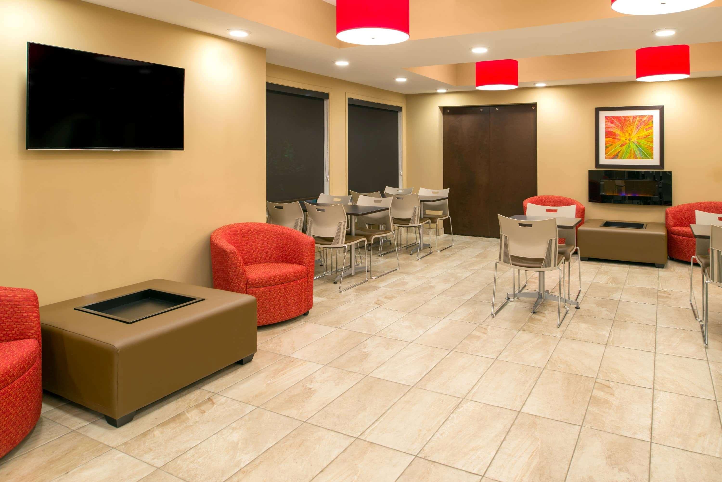 Microtel Inn & Suites By Wyndham Red Deer Dış mekan fotoğraf