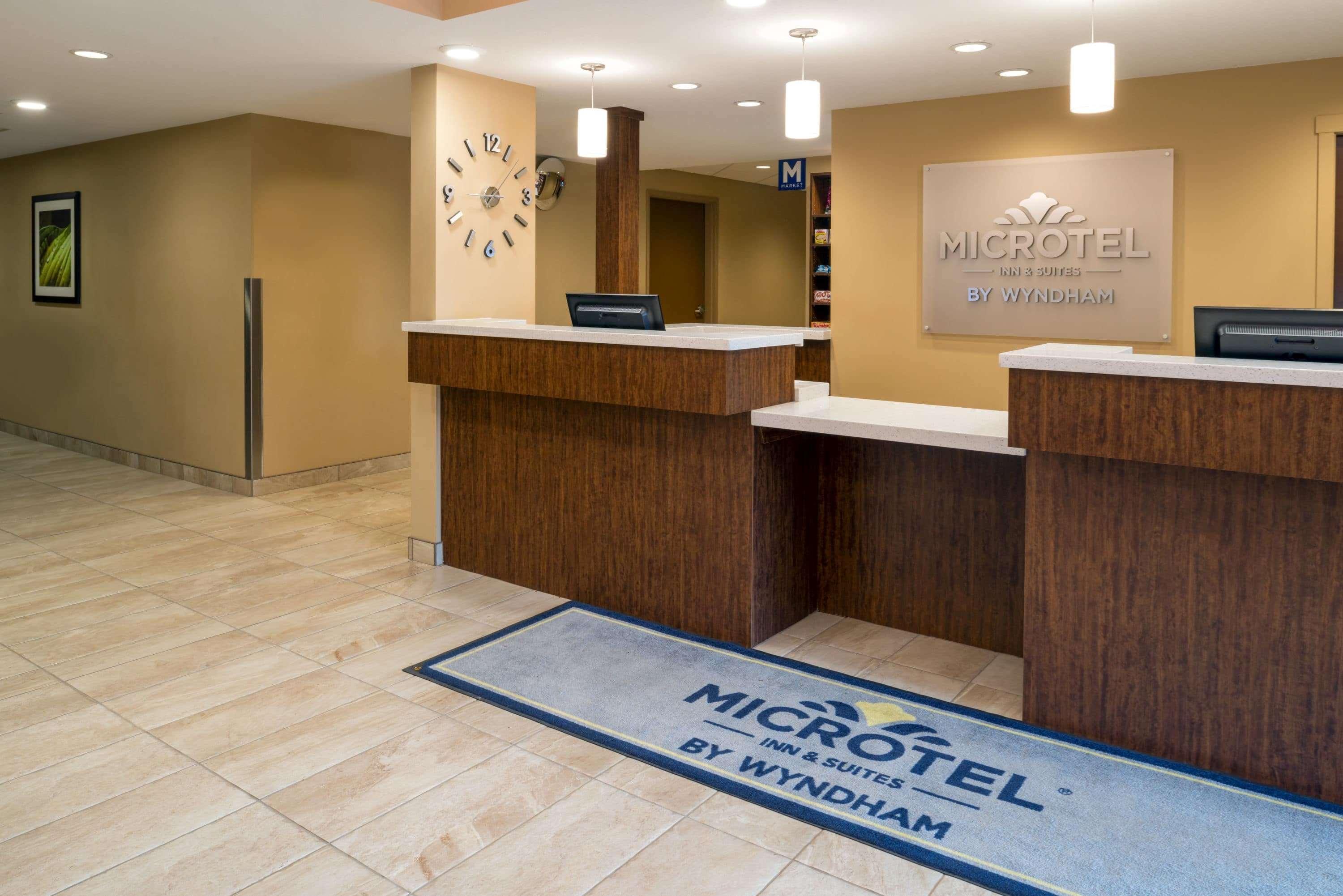 Microtel Inn & Suites By Wyndham Red Deer Dış mekan fotoğraf